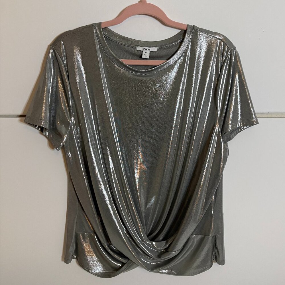 Bar III Metalic Silver Short Sleeve Shimmering Bottom Ruche Blouse Size XL